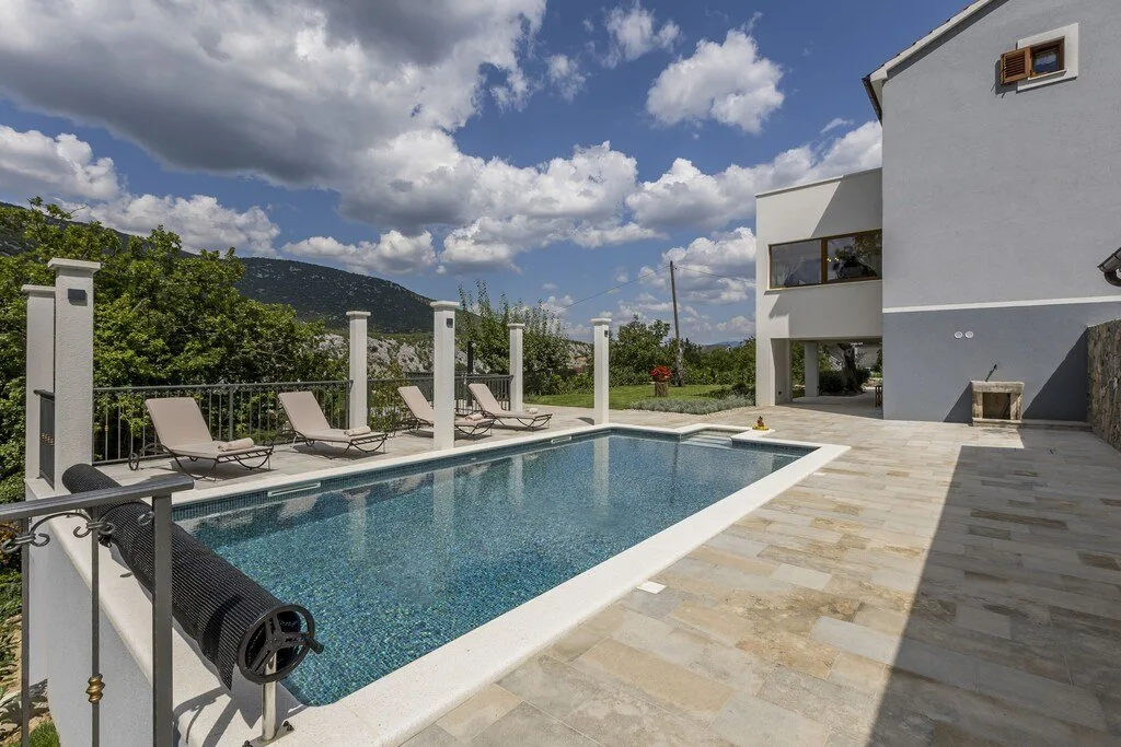 Villa Grey Stone
