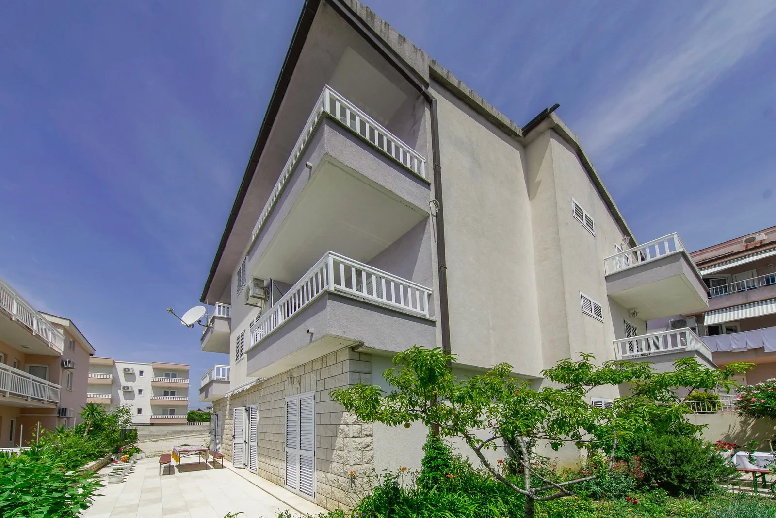 Apartments Snjezana