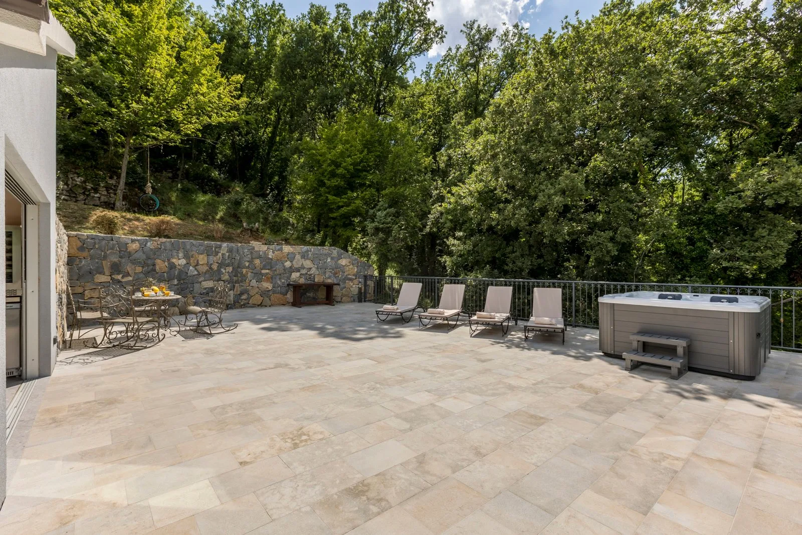 Villa Grey Stone