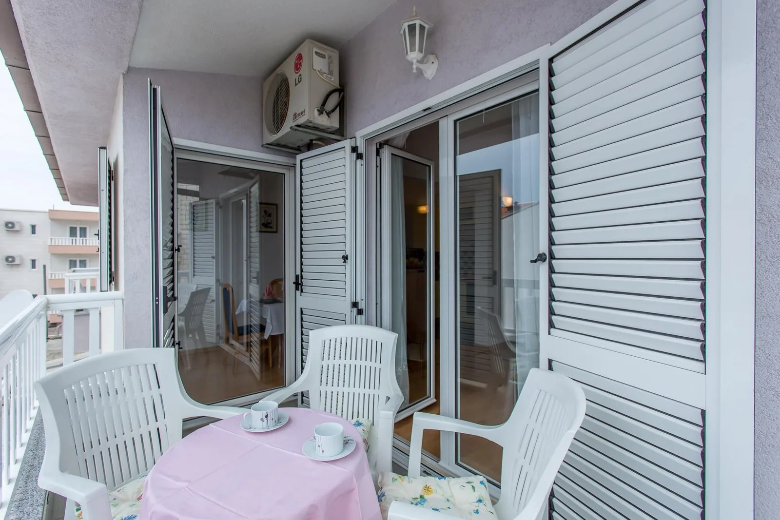 Apartments Snjezana